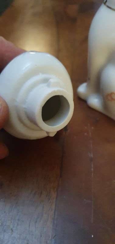 *Stunning Porcelain Cat Motif Tea Pot*