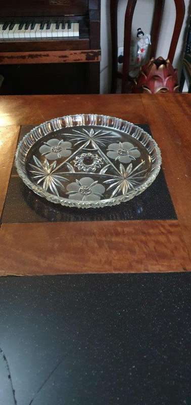 Beautiful 27cm Serving Platter.