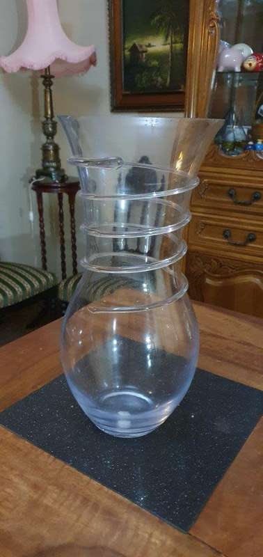 Beautiful and Tall 39cm Art Glass Vase.