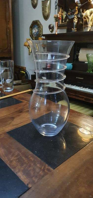 Beautiful and Tall 39cm Art Glass Vase.