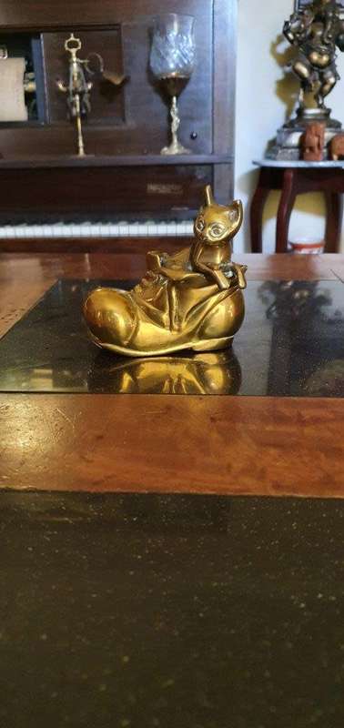 Beautiful Heavy  Vintage Brass Cat in Shoe.