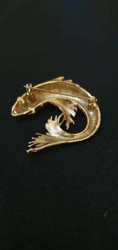 Absolutely Stunning Vintage Brooch