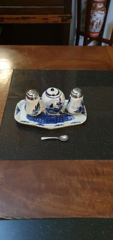 Beautiful Vintage Delft Cruet Set