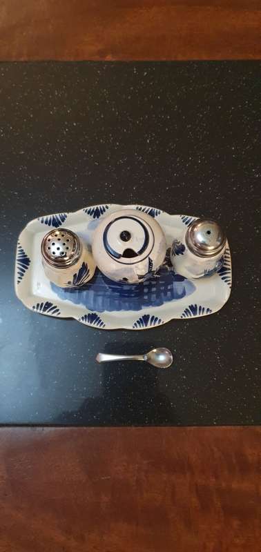 Beautiful Vintage Delft Cruet Set