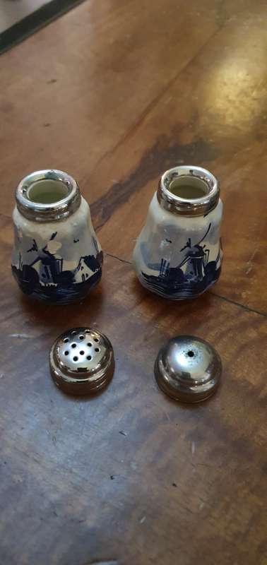 Beautiful Vintage Delft Cruet Set