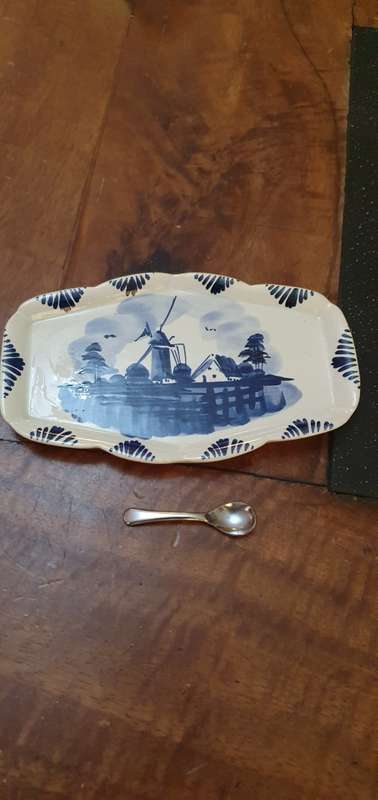 Beautiful Vintage Delft Cruet Set