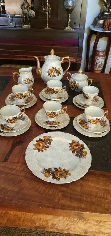 Beautiful Vintage Strathmore Fine China Tea Set