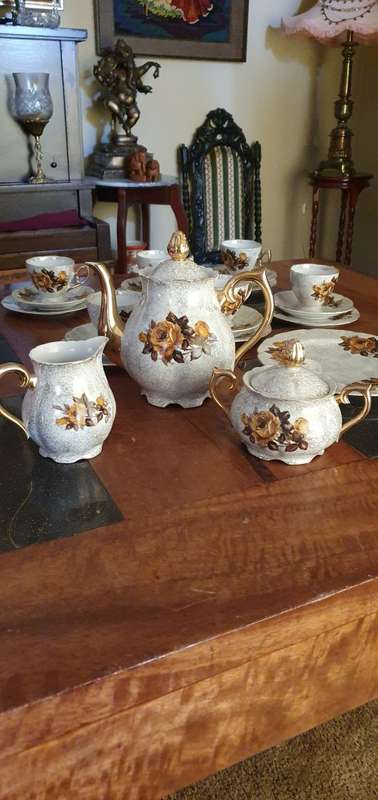 Beautiful Vintage Strathmore Fine China Tea Set
