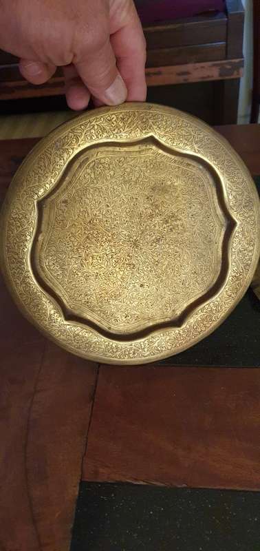 2 X Vintage BRass Display Plates.