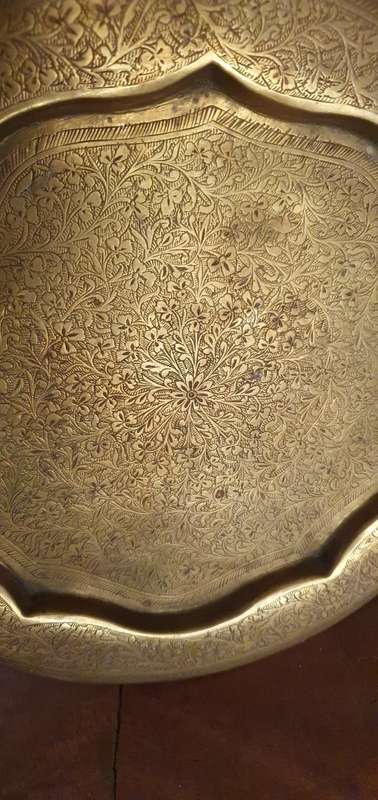 2 X Vintage BRass Display Plates.