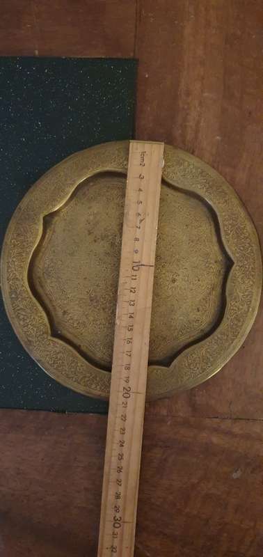 2 X Vintage BRass Display Plates.