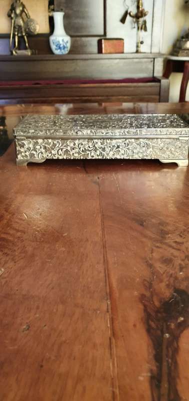 Gorgeuous Silver Colour Metal Jewellery Box