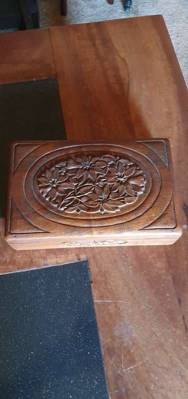Beautiful Vintage Handcarved Stained Oakwood Jewelry Box