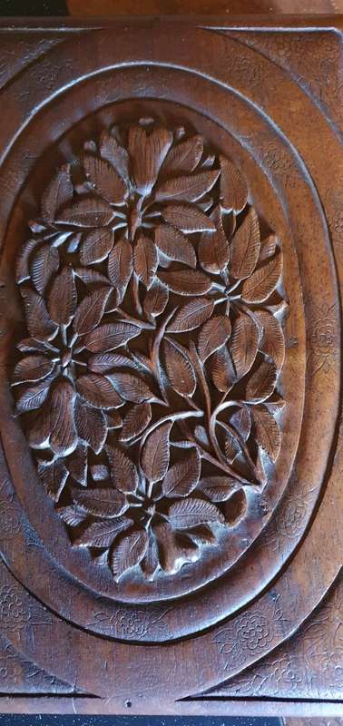 Beautiful Vintage Handcarved Stained Oakwood Jewelry Box