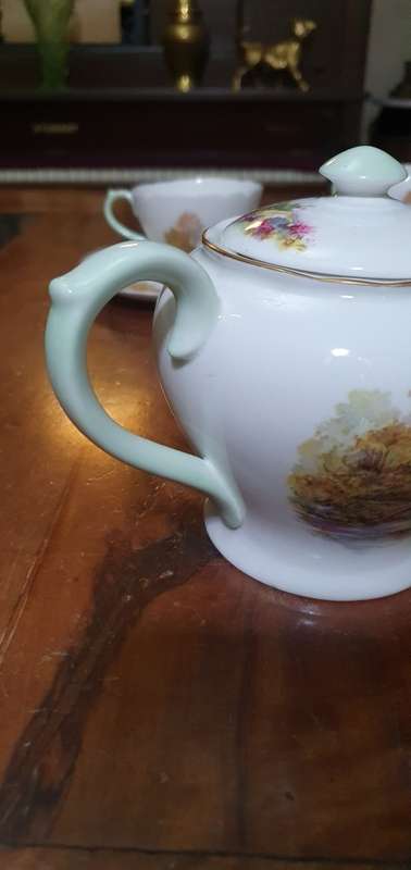 Vintage Shelly Porcelain Tea Pot plus a few Extras