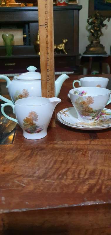 Vintage Shelly Porcelain Tea Pot plus a few Extras