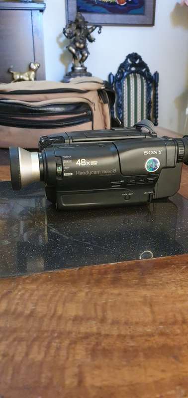 Sony Handycam 8 Recorder plus bag