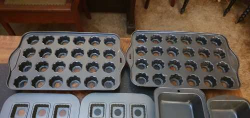 Assorted Baking Pans
