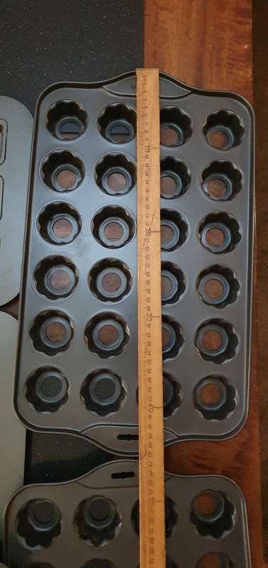 Assorted Baking Pans