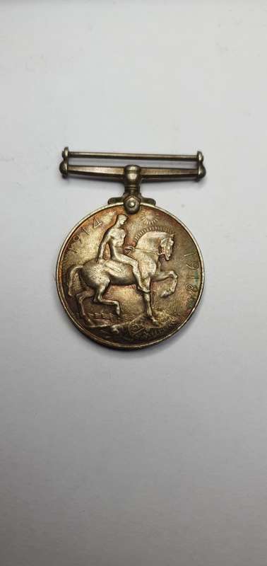 Georgivs V Britt 1914 - 1918 PTE  9th Infantry Medal