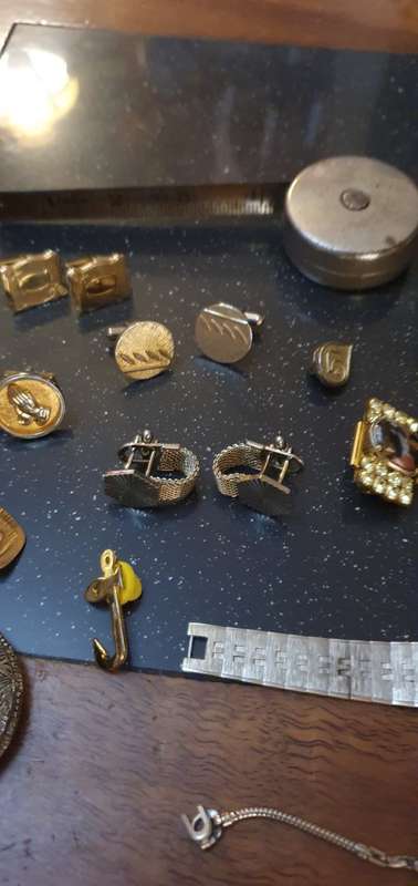 Vintage Seiko, Mauthe Colck, Citizen 17 Jewels, Ladies Roamer 17 Jewels, Mens Cuff Links and More