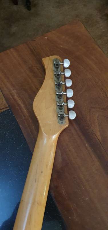 Crescendo Electric Guitar