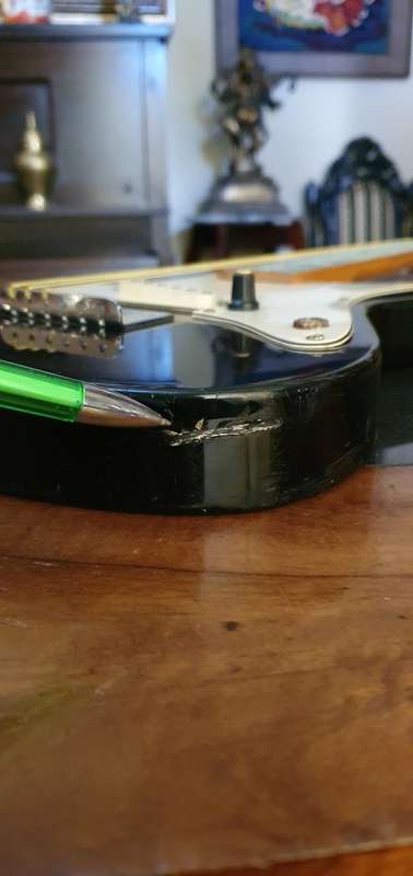 Crescendo Electric Guitar