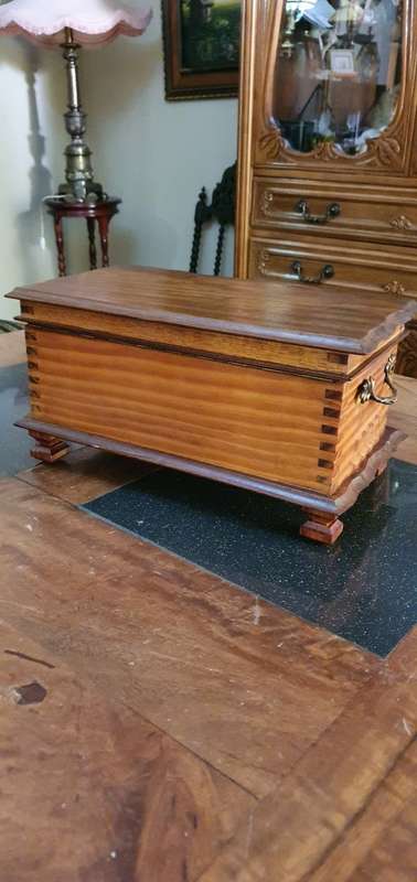Stunning Vintage Jewellery Box, Made from Kiaat, Swarthout and Dennehout
