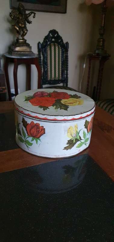 Vintage Cake Tin
