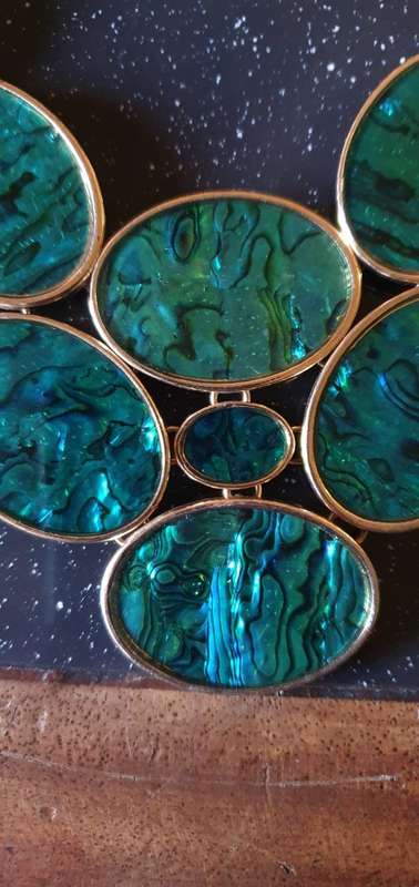 Beautiful Paua Shell Necklace By Lovisa Jewelers