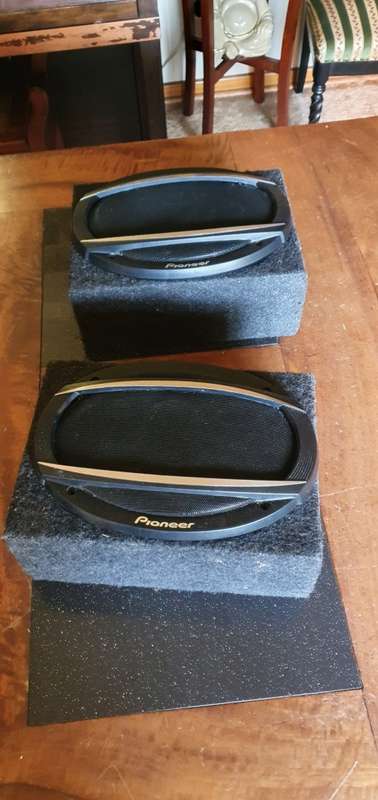 Two 6 X 9 Spaekr Boxes
