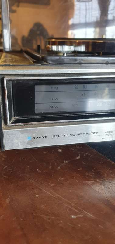 Vintage Sanyo Model GXT 441NB Stereo Music System