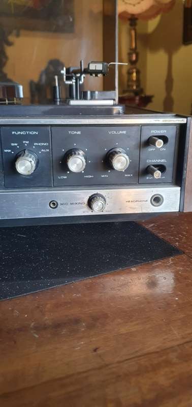 Vintage Sanyo Model GXT 441NB Stereo Music System