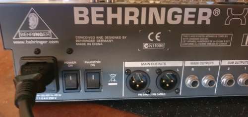 Berhinger Zenyx 2222 FX CPD Series Amplifier