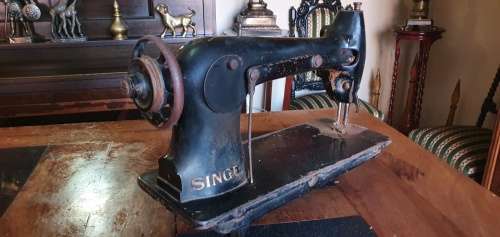 Vintage Singer Sewing Machine
