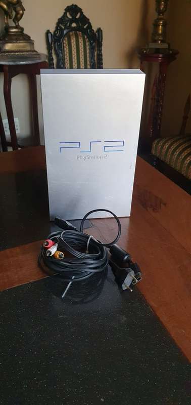 Sony PS2 Game Console + Remotes