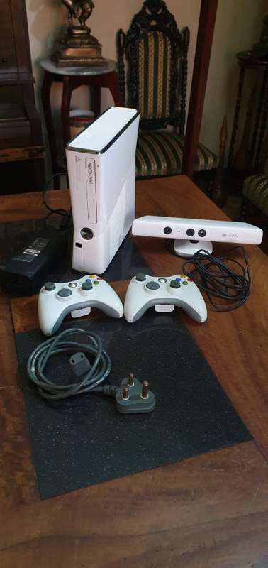 X Box 360 S Model 1439 with Accessories