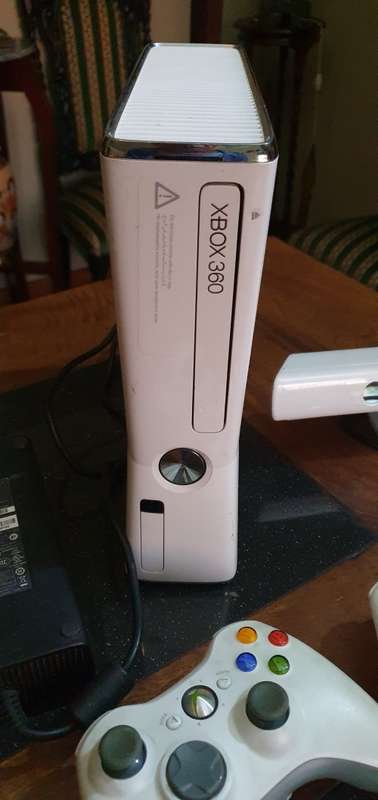 X Box 360 S Model 1439 with Accessories