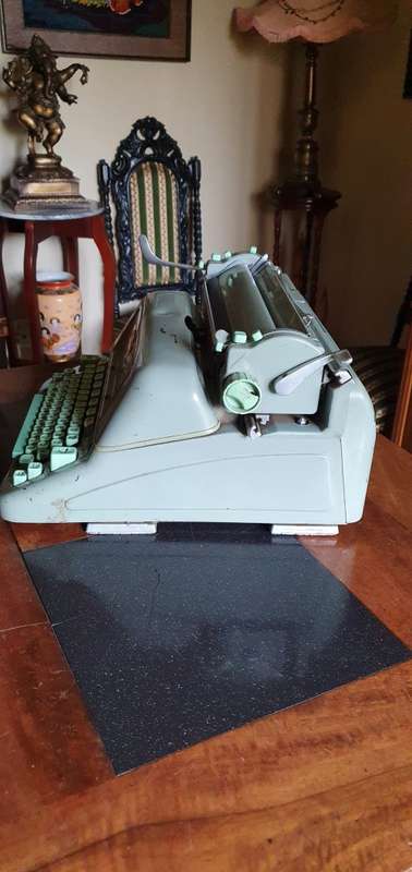 Hermes Ambassordor Typewriter
