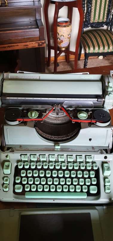 Hermes Ambassordor Typewriter