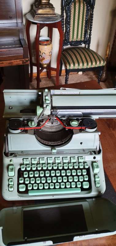Hermes Ambassordor Typewriter