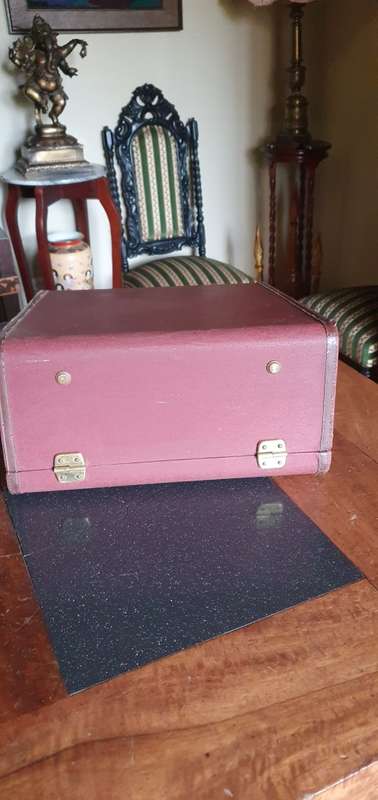 Vintage Ollivetti Studio 44