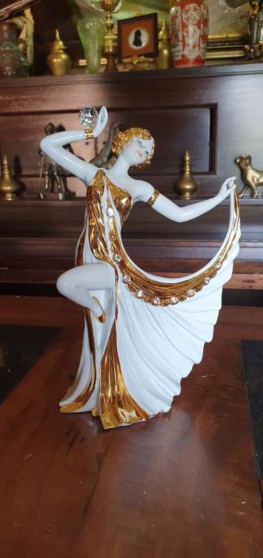 Absolutely Stunning Authentic Vittorio Sabadin Porcelain Figurine