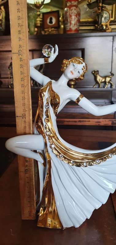 Absolutely Stunning Authentic Vittorio Sabadin Porcelain Figurine