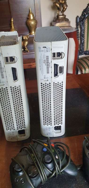 4 XBOX Consoles