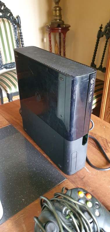 4 XBOX Consoles