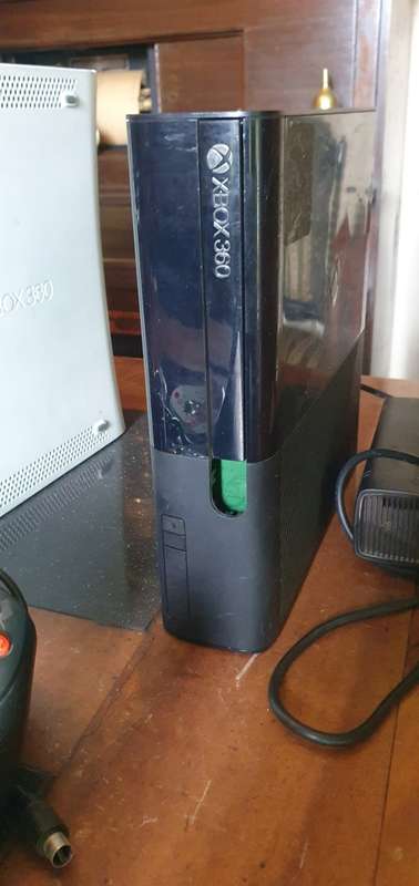 4 XBOX Consoles