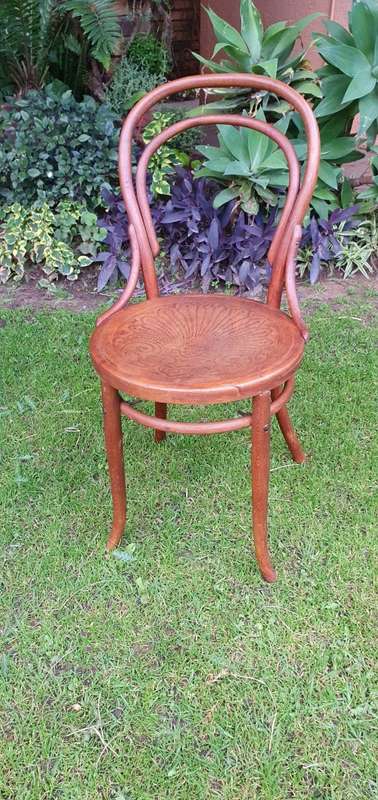 Beautiful Vintage Bentwood Chair