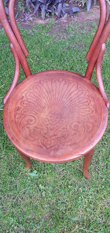 Beautiful Vintage Bentwood Chair