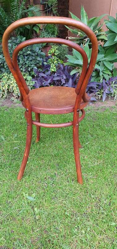 Beautiful Vintage Bentwood Chair